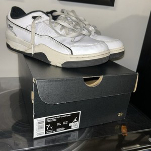 Size 7- Air Jordan Flight Court White Black W/ Box main image 8